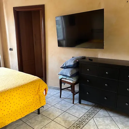 Roccis Evergreen House Apartment